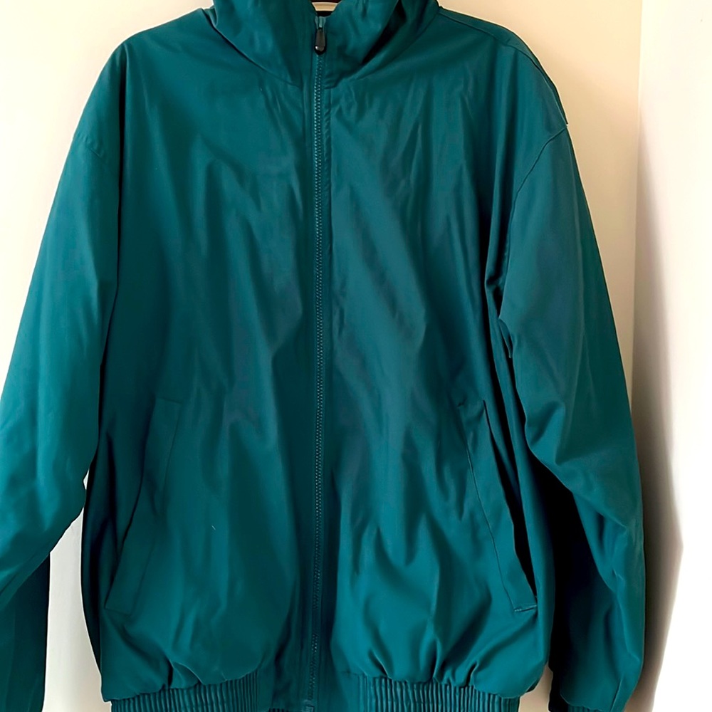 Outer banks men’s jacket with lining and zip up, size large New.
